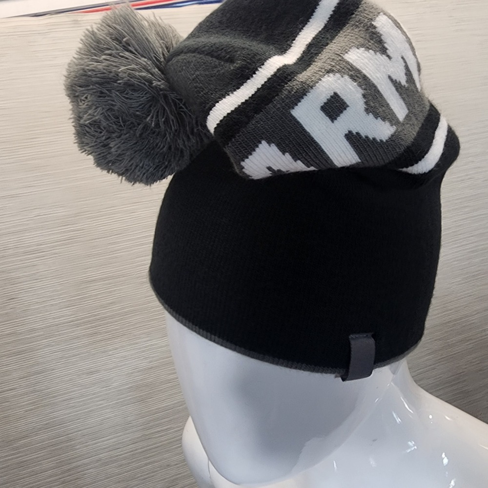 Under Armour Mens Pom Beanie Black Grey White Knit Winter Hat Wordmark Logo